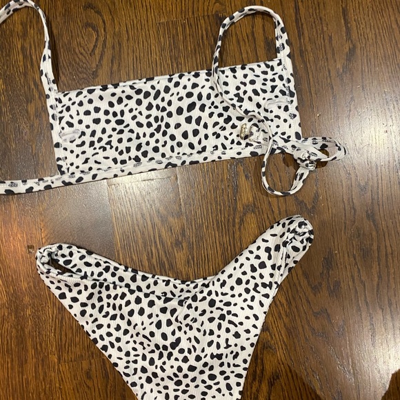 Zaful bikini. Never worn. - Picture 2 of 2